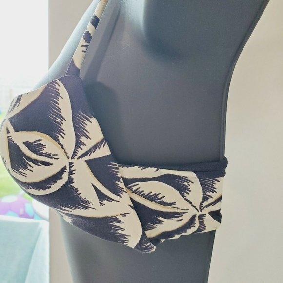 Medium Billabong Bikini - Picture 3 of 7